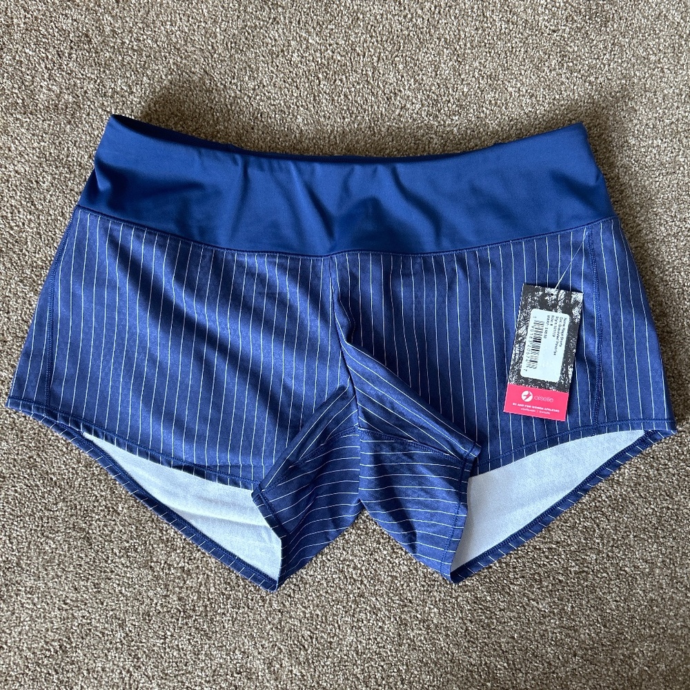 NWT Oiselle Roga Shorts size 8